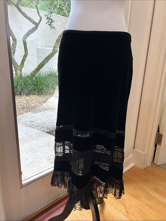 Laundry By Shelli Segal Dresses & Skirts - Black Velvet Lace-Trim Midi Skirt